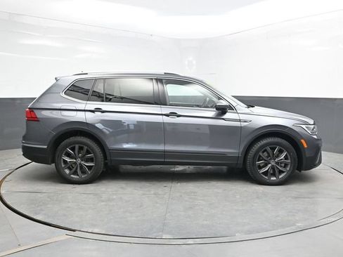 Used 2022 Volkswagen Tiguan SE w/ Panoramic Sunroof Package AWD/4WD image 8
