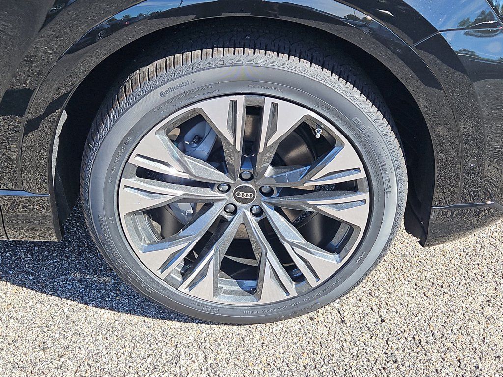 New 2027 Audi Q8 Prestige AWD/4WD image 4