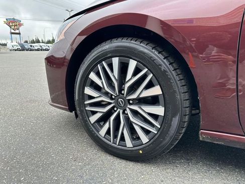 Used 2025 Nissan Altima 2.5 SV FWD image 28