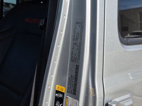 Used 2023 Jeep Gladiator Rubicon AWD/4WD image 19