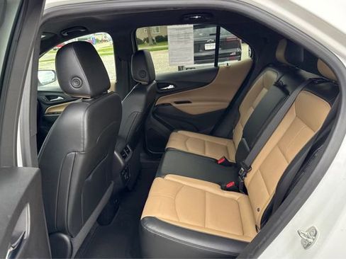 Used 2023 Chevrolet Equinox Premier AWD/4WD image 10