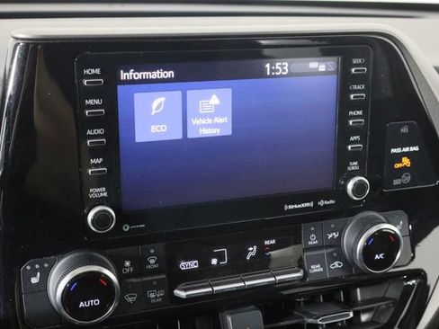 Used 2022 Toyota Highlander XLE FWD image 36