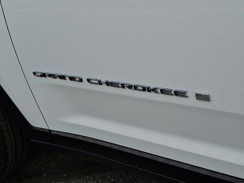 Certified 2022 Jeep Grand Cherokee Limited 4xe w/ Luxury Tech Group II AWD/4WD image 37
