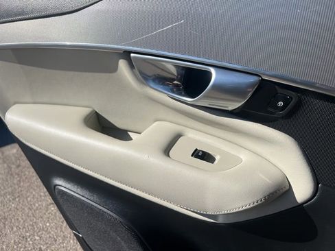 Used 2022 Volvo XC90 T8 R-Design w/ Advanced Package image 23