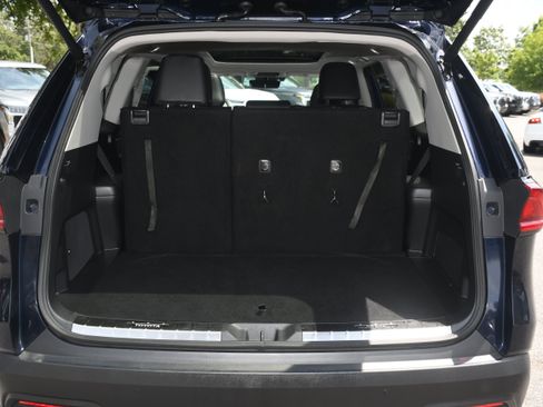 Certified 2025 Toyota Grand Highlander FWD image 20