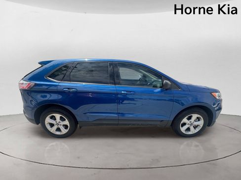 Used 2020 Ford Edge SE FWD image 3