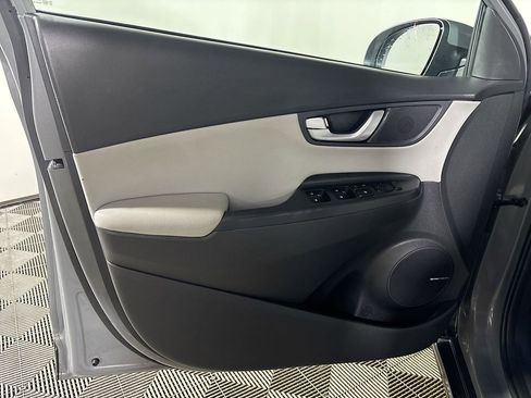 Used 2023 Hyundai Kona Limited image 10