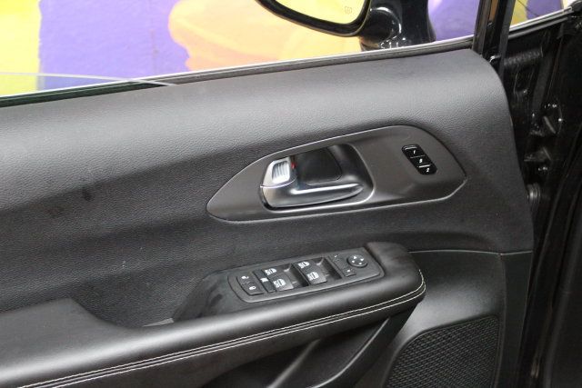 Used 2026 Chrysler Pacifica Select FWD image 13
