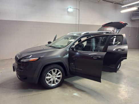 Used 2016 Jeep Cherokee Limited AWD/4WD image 12