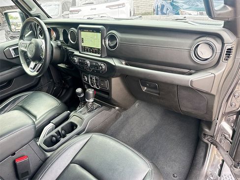 Used 2022 Jeep Wrangler Unlimited Sahara image 34