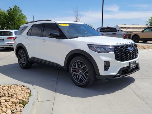 Used 2025 Ford Explorer ST AWD/4WD image 7