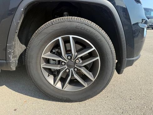 Used 2022 Jeep Grand Cherokee Limited AWD/4WD image 16