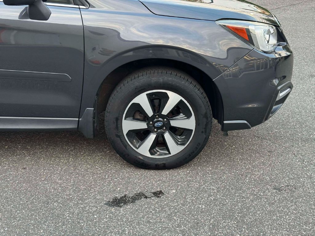 Used 2017 Subaru Forester 2.5i Limited AWD/4WD image 10