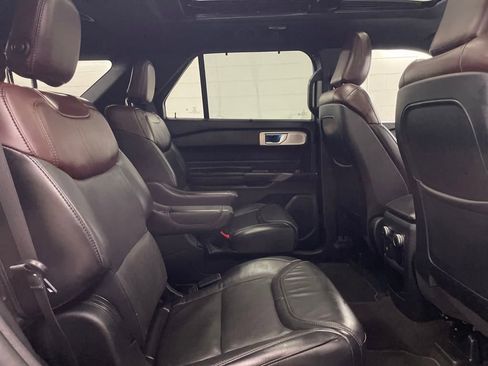 Used 2020 Ford Explorer Platinum w/ Premium Technology Package AWD/4WD image 29