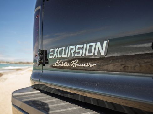 Used 2005 Ford Excursion Eddie Bauer image 16