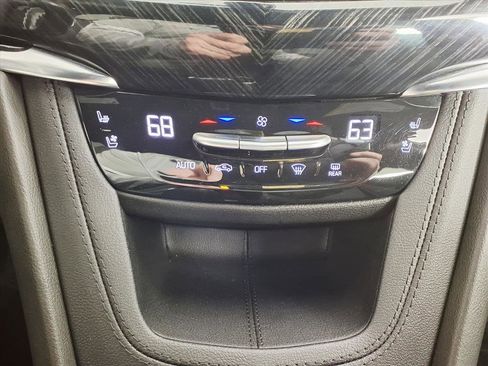 Certified 2025 Cadillac XT6 Premium Luxury image 20