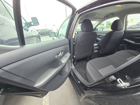 Used 2023 Nissan Sentra SV image 9