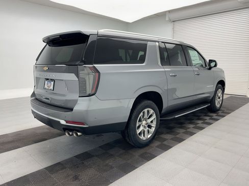 New 2026 Chevrolet Suburban Premier image 9