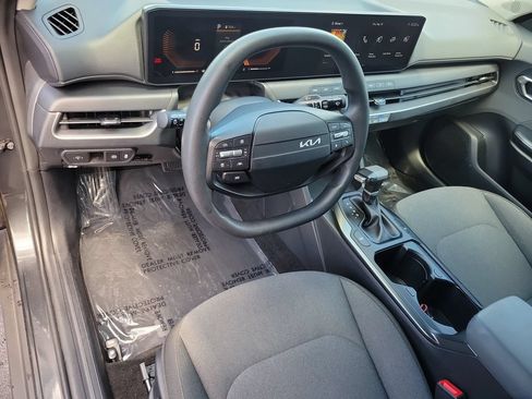 Used 2025 Kia K4 FWD image 15