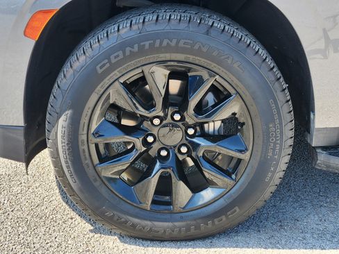 Used 2021 Chevrolet Tahoe LT w/ LT Signature Package RWD image 32