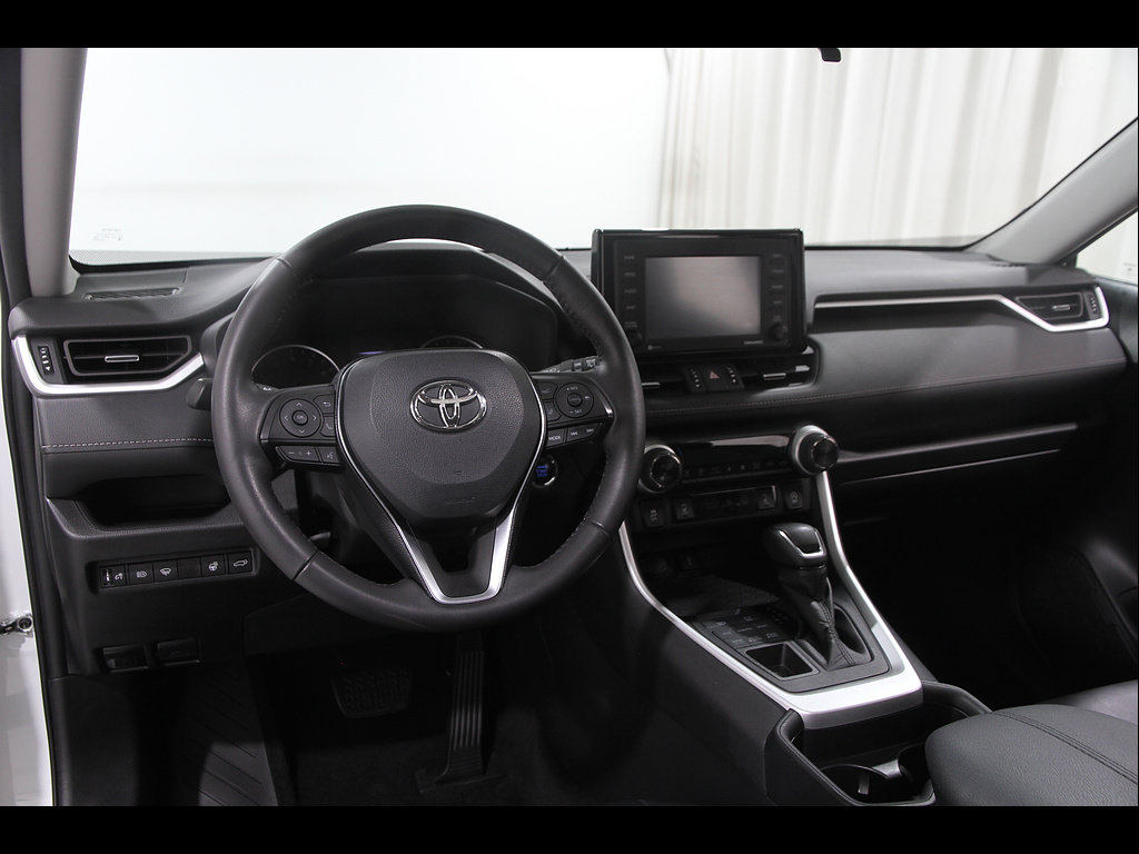 Used 2021 Toyota RAV4 XLE Premium AWD/4WD image 6