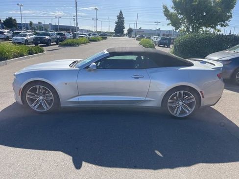 Used 2017 Chevrolet Camaro LT RWD image 8