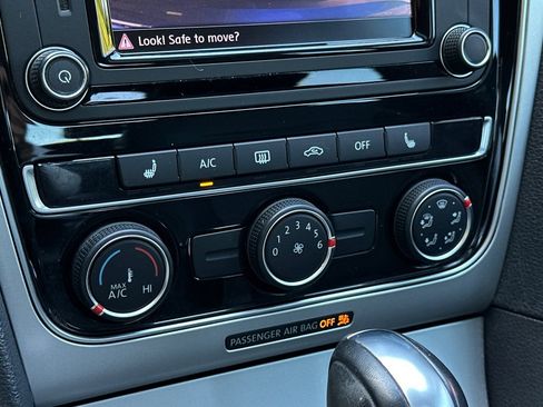Used 2019 Volkswagen Passat 2.0T Wolfsburg FWD image 19