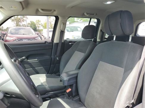 Used 2014 Jeep Patriot Sport image 11