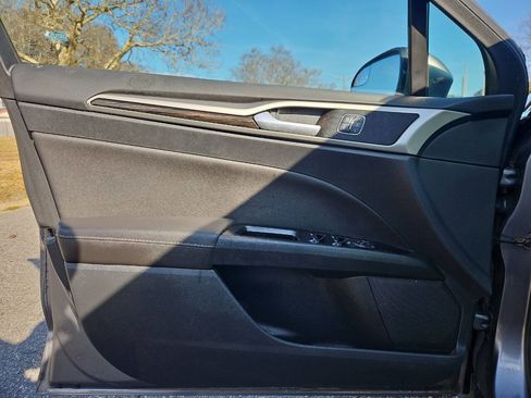 Used 2013 Ford Fusion SE image 13