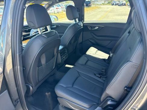 Used 2025 Audi Q7 2.0T Premium w/ Convenience Package AWD/4WD image 11