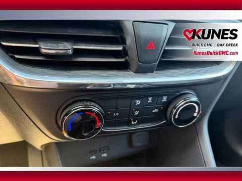 Used 2025 Buick Encore GX Preferred FWD image 21