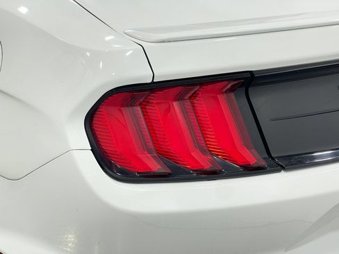 Used 2018 Ford Mustang GT Premium RWD image 31