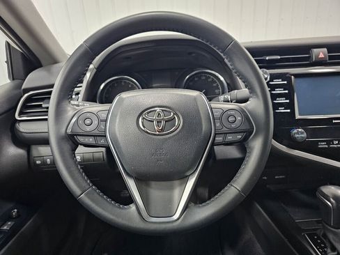 Used 2020 Toyota Camry SE image 11