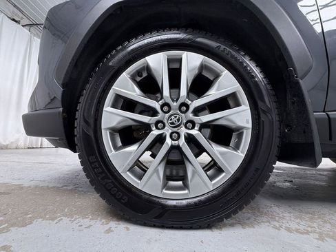 Certified 2022 Toyota RAV4 XLE Premium AWD/4WD image 14