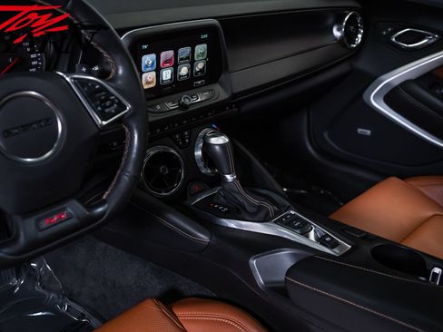 Used 2016 Chevrolet Camaro SS RWD image 29
