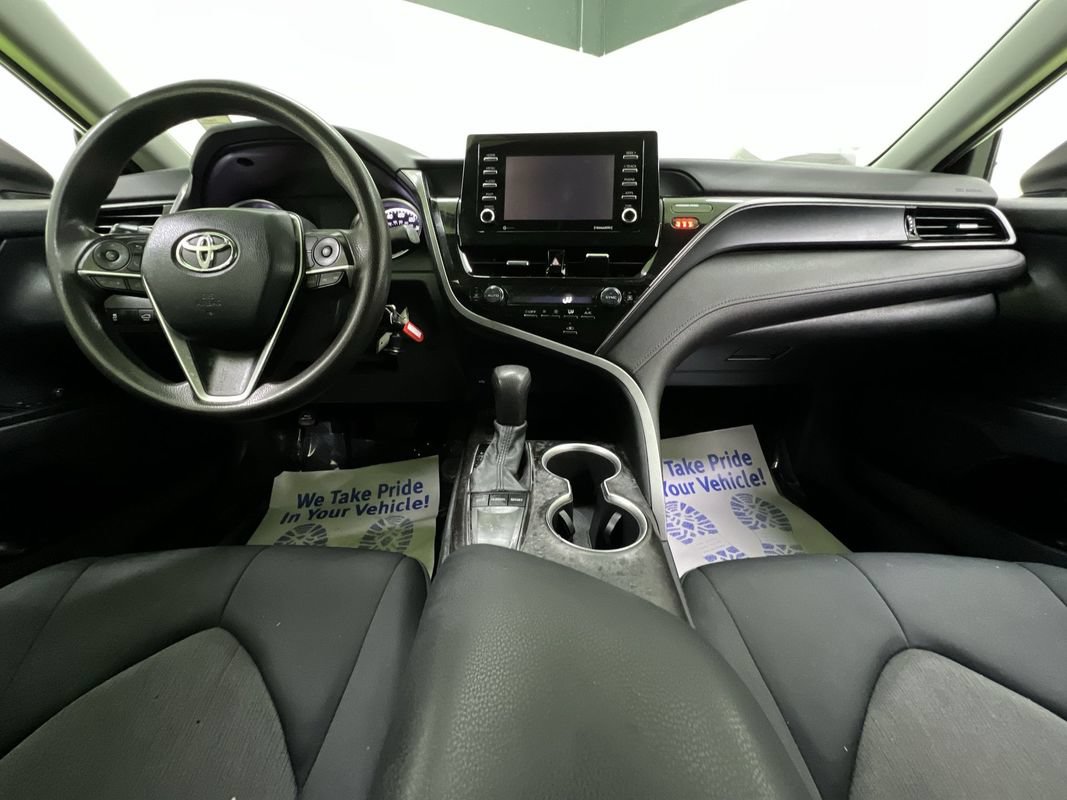 Used 2022 Toyota Camry LE FWD image 17
