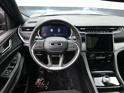 New 2026 Jeep Grand Cherokee L Laredo image 22