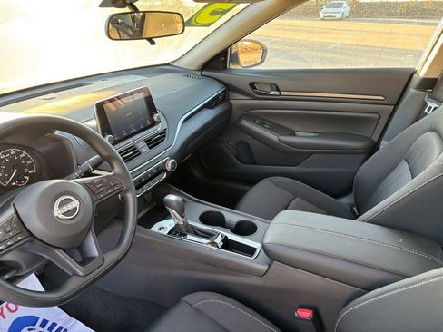 Used 2025 Nissan Altima 2.5 S image 12