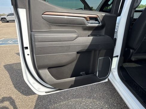 Used 2025 GMC Sierra 1500 SLT image 31