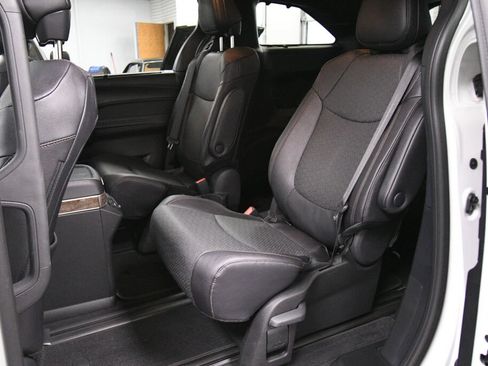 Used 2026 Toyota Sienna Platinum AWD/4WD image 21