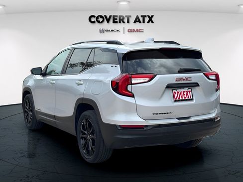 Used 2022 GMC Terrain SLE w/ Driver Convenience Package FWD image 4