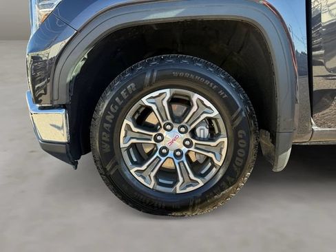 Used 2025 GMC Sierra 1500 SLT AWD/4WD image 22