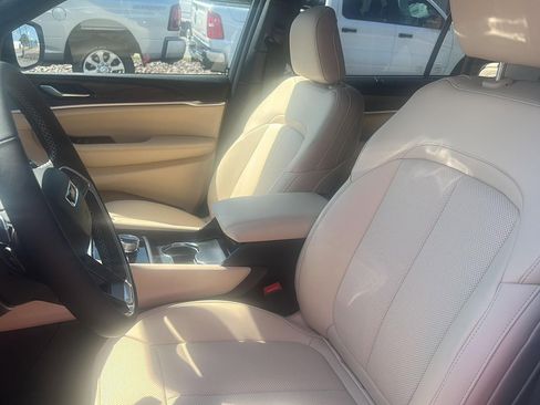 New 2025 Jeep Grand Cherokee L Limited w/ Luxury Tech Group II AWD/4WD image 13