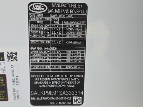 Used 2025 Land Rover Range Rover SE image 29