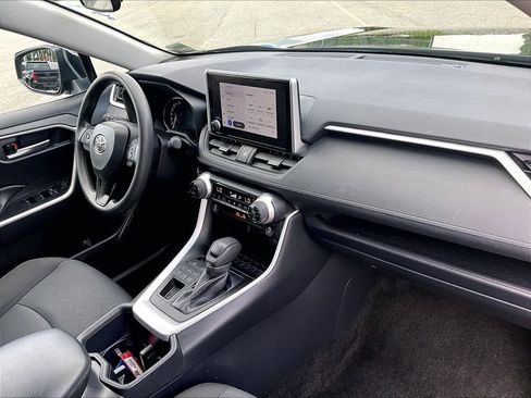 Used 2025 Toyota RAV4 XLE AWD/4WD image 14