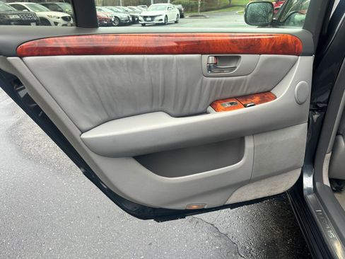 Used 2004 Lexus LS 430 RWD image 14