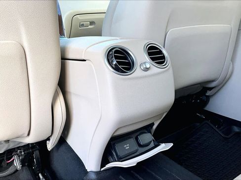 Used 2019 Mercedes-Benz GLC 300 4MATIC image 36