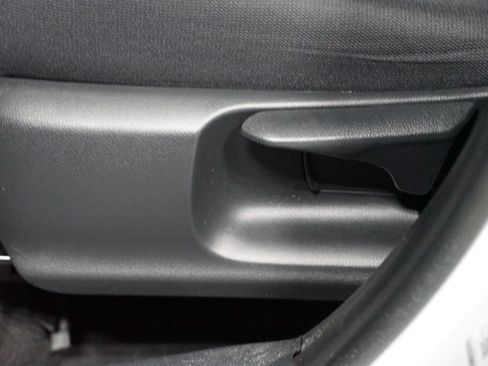 Certified 2024 Toyota Corolla Cross LE FWD image 32