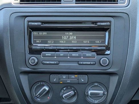 Used 2015 Volkswagen Jetta SE FWD image 17