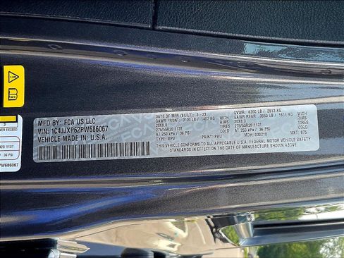 Used 2023 Jeep Wrangler Unlimited Sahara AWD/4WD image 19